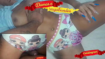 El día de San Valentín mi padrastro me regaló bragas nuevas